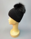 женская шапка,головной убор вязаный (украшен чёрным мехом лисы)