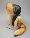 шапка ушанка из лисы рыжей с кожаным колпаком (модель с хвостиком)