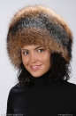  женский головной убор (шапка) из меха крашенной лисы с бахромой вид спереди